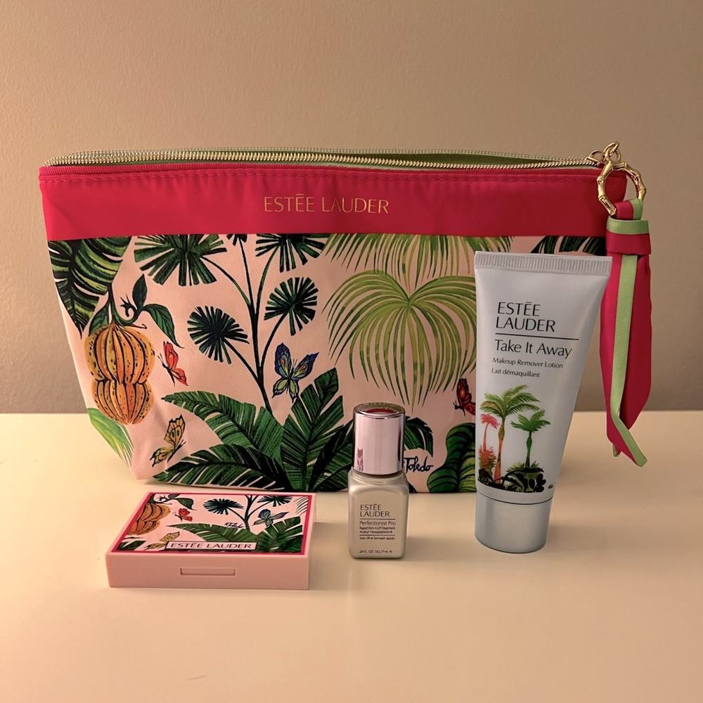 Estée Lauder beauty bag with 3 products NWT ⭐️Host Pick x2⭐️